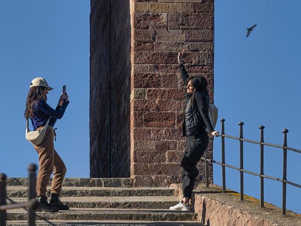 El ciutadans del Baix Llobregat consideren que el turisme és el segon sector que aporta més riquesa a la comarca