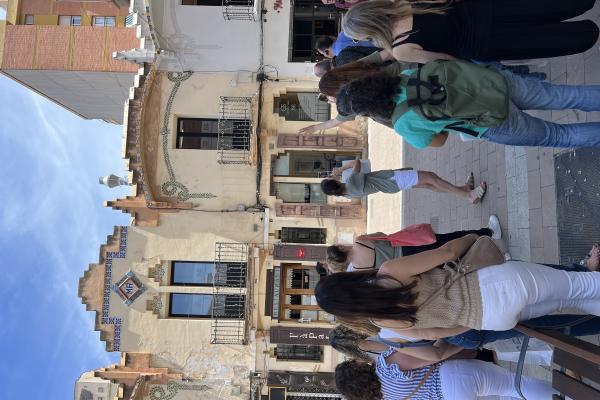 Els Punts d'Informació del Baix Llobregat visiten el Museu del Renaixement i el centre històric de Molins de Rei