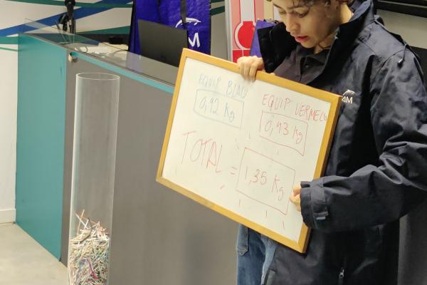 Realitzada la jornada de neteja de platja del Prat organitzada pel SostiBaix