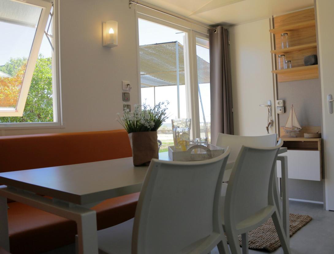 Camping 3 estrellas GAVA_BUNGALOW GAUDI 5.JPG